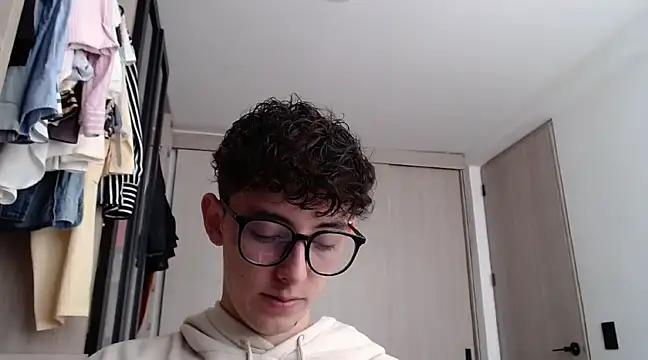 Snapshot of miketwink chatting on 18, 3, 2025 miketwink online show from 18, 3, 2025