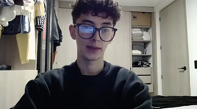 Snapshot of miketwink chatting on 19, 3, 2025 miketwink online show from 19, 3, 2025