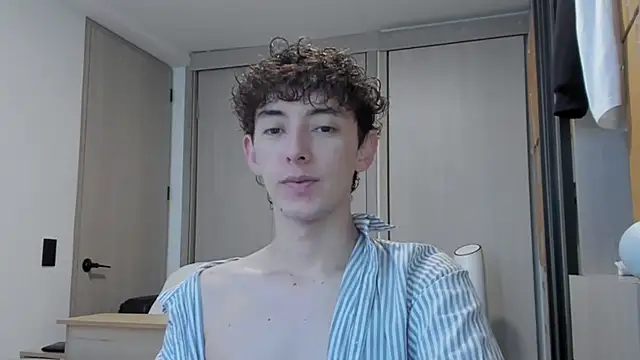 Snapshot of miketwink chatting on 11, 9, 2025 miketwink online show from 11, 9, 2025