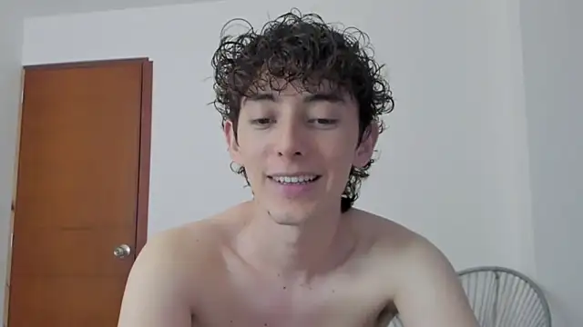 Snapshot of miketwink chatting on 8, 10, 2025 miketwink online show from 8, 10, 2025