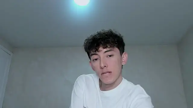 Snapshot of miketwink chatting on 7, 11, 2025 miketwink online show from 7, 11, 2025