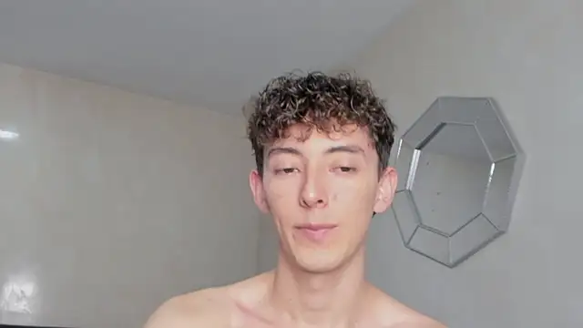 Snapshot of miketwink chatting on 13, 11, 2025 miketwink online show from 13, 11, 2025