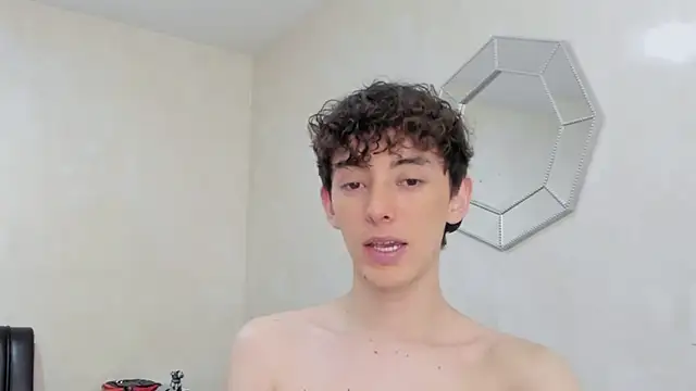 Snapshot of miketwink chatting on 20, 12, 2025 miketwink online show from 20, 12, 2025