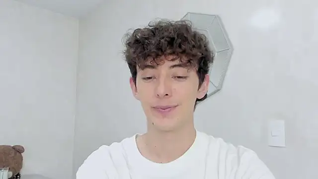 Snapshot of miketwink chatting on 18, 1, 2026 miketwink online show from 18, 1, 2026