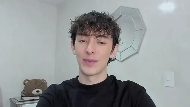 Snapshot of miketwink chatting on 3, 2, 2026 miketwink online show from 3, 2, 2026