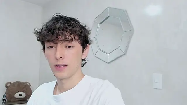 Snapshot of miketwink chatting on 3, 2, 2026 miketwink online show from 3, 2, 2026