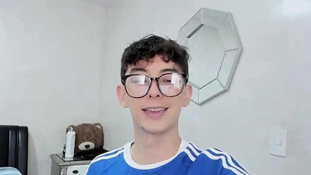 Snapshot of miketwink chatting on 3, 3, 2026 miketwink online show from 3, 3, 2026