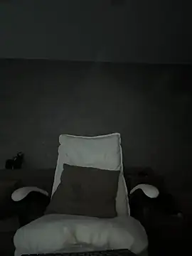 Snapshot of LillySquirtShot chatting on 5, 5, 2026 LillySquirtShot online show from 5, 5, 2026