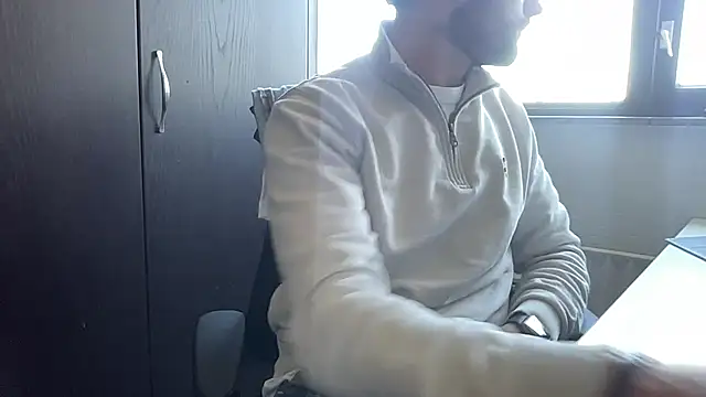 Snapshot of bullyboyy chatting on 17, 3, 2025 bullyboyy online show from 17, 3, 2025