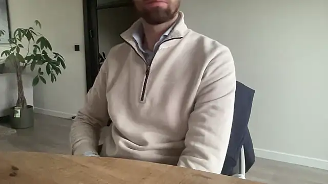 Snapshot of bullyboyy chatting on 15, 10, 2025 bullyboyy online show from 15, 10, 2025