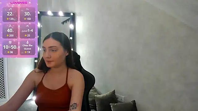 Alisa Suun online show from 1, 2, 2025