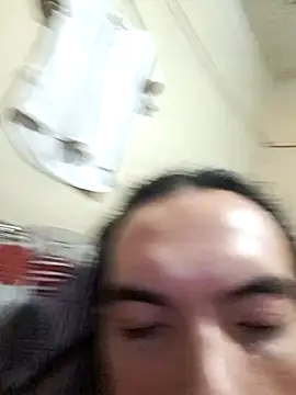 Snapshot of MoodyMover chatting on 11, 11, 2025 MoodyMover online show from 11, 11, 2025