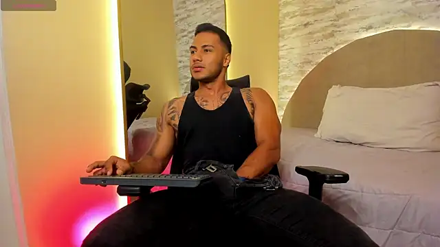 Snapshot of lennox_ray chatting on 13, 2, 2025 lennox ray online show from 13, 2, 2025