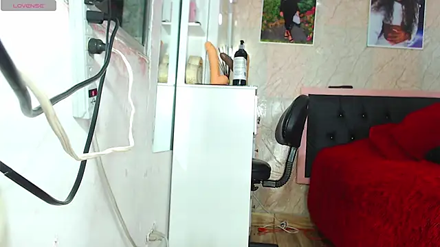 k stormi  online show from 17, 4, 2026