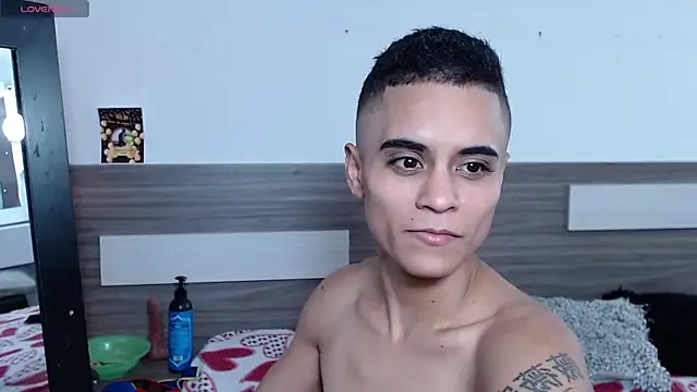 Liiamthompson online show from 22, 11, 2025