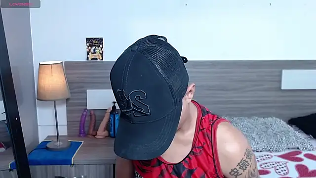 Liiamthompson online show from 26, 11, 2025