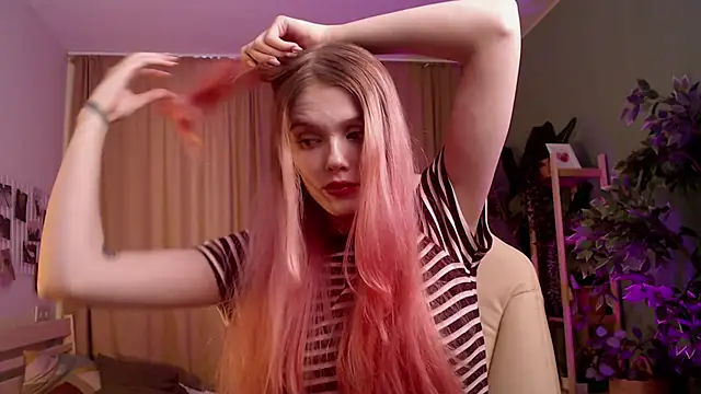 Gretchen Mol online show from 14, 1, 2026