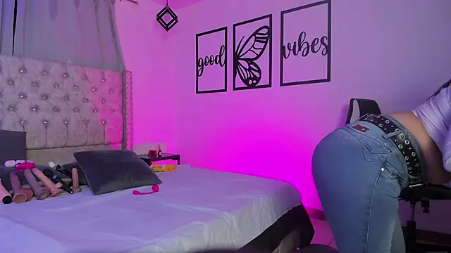 nicolee millerr online show from 9, 4, 2026