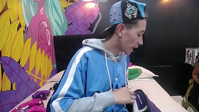 SimonAndJocelyn online show from 20, 2, 2025