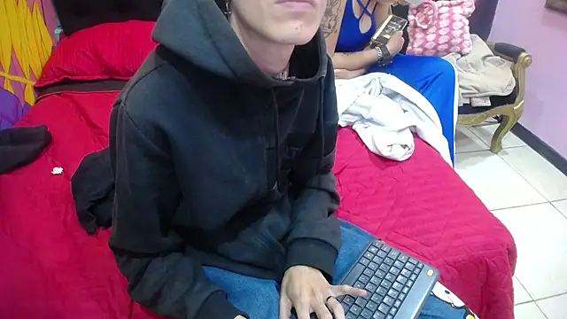 SimonAndJocelyn online show from 20, 3, 2025