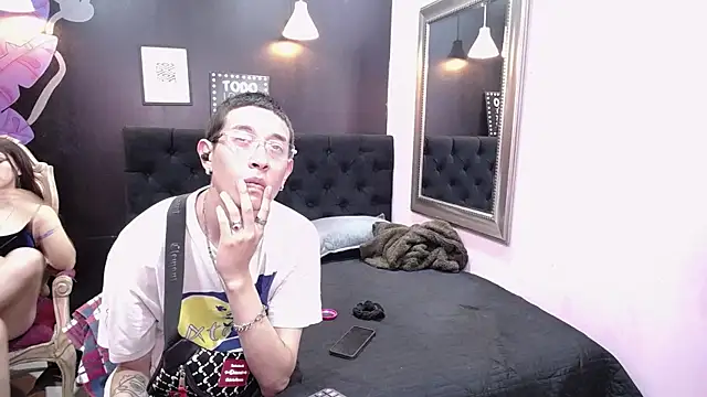 SimonAndJocelyn online show from 18, 9, 2025