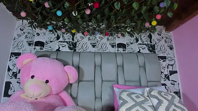 Snapshot of LucyRosse chatting on 10, 5, 2026 LucyRosse online show from 10, 5, 2026