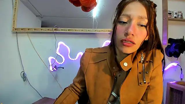 IZZY BEAUTIFUL online show from 21, 2, 2025