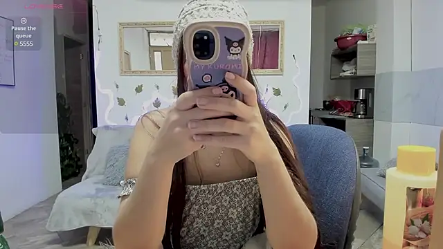 IZZY BEAUTIFUL online show from 28, 2, 2025