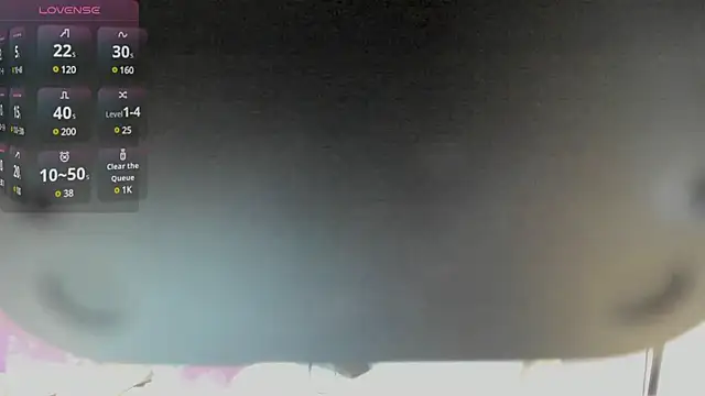 IZZY BEAUTIFUL online show from 4, 3, 2025