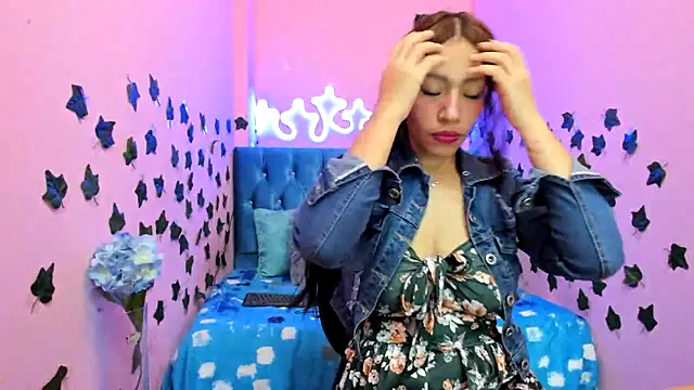 IZZY BEAUTIFUL online show from 14, 3, 2025