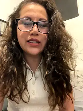 MirandaLatinaLovely online show from 18, 12, 2025