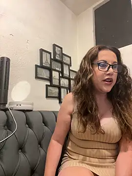 MirandaLatinaLovely online show from 30, 5, 2026