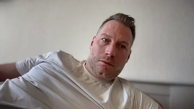 Christian87xxx online show from 3, 4, 2026