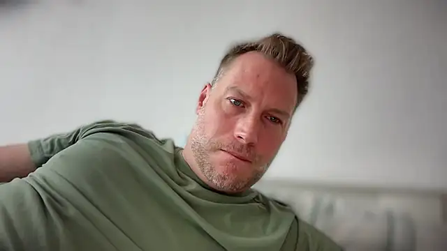 Snapshot of Christian87xxx chatting on 11, 7, 2026 Christian87xxx online show from 11, 7, 2026