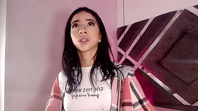 sara lopee1 online show from 6, 10, 2025