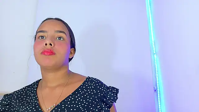 Roxy Stonee online show from 23, 10, 2025