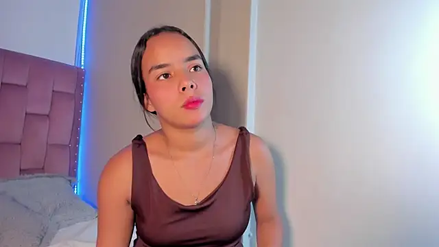 Snapshot of Roxy_Stonee chatting on 18, 4, 2026 Roxy Stonee online show from 18, 4, 2026