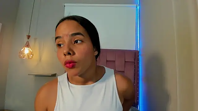 Snapshot of Roxy_Stonee chatting on 19, 5, 2026 Roxy Stonee online show from 19, 5, 2026