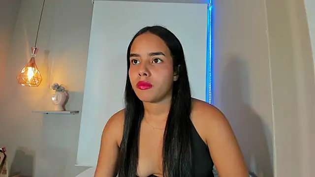 Snapshot of Roxy_Stonee chatting on 6, 7, 2026 Roxy Stonee online show from 6, 7, 2026