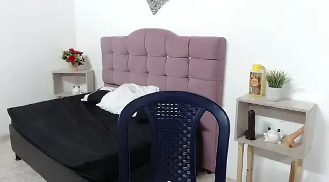 Snapshot of CanelaFierce chatting on 15, 3, 2025 CanelaFierce online show from 15, 3, 2025