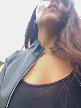 Sofiadelacruz online show from 15, 4, 2026