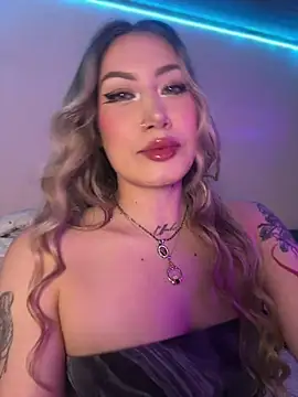 Lally Valencia   online show from 4, 11, 2025