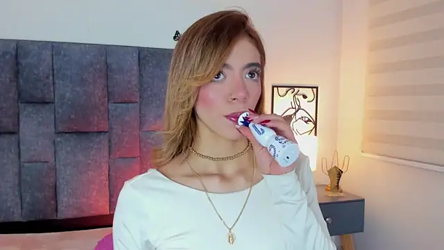 Violetta Ficher online show from 3, 6, 2026
