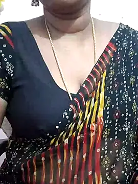 Snapshot of Tamil_Meera12 chatting on 10, 7, 2026 Tamil Meera12 online show from 10, 7, 2026