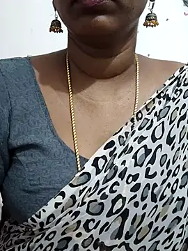 Snapshot of Tamil_Meera12 chatting on 28, 7, 2026 Tamil Meera12 online show from 28, 7, 2026