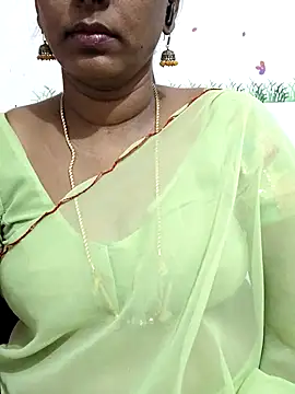 Snapshot of Tamil_Meera12 chatting on 1, 8, 2026 Tamil Meera12 online show from 1, 8, 2026