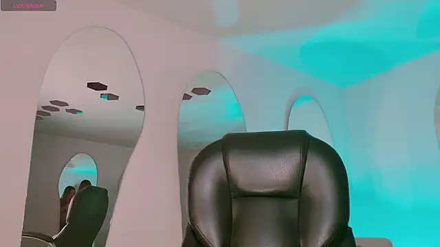 AmaiaHaywood online show from 7, 11, 2025