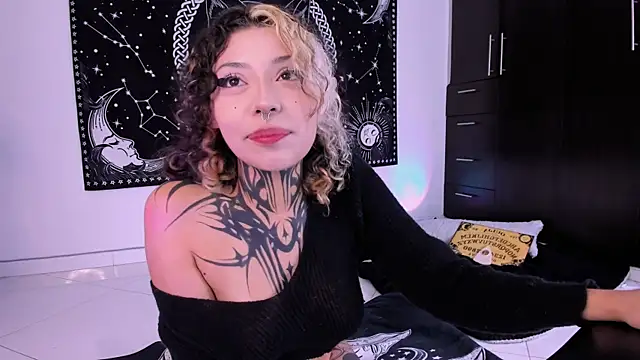hazellwitch online show from 11, 3, 2025