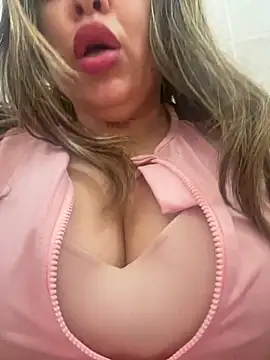 Snapshot of laarti chatting on 24, 5, 2026 laarti online show from 24, 5, 2026