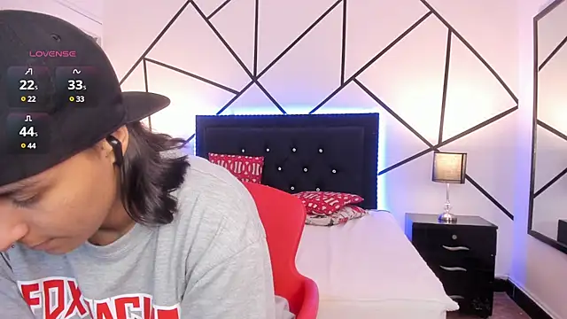 Liiam smith  online show from 18, 3, 2025